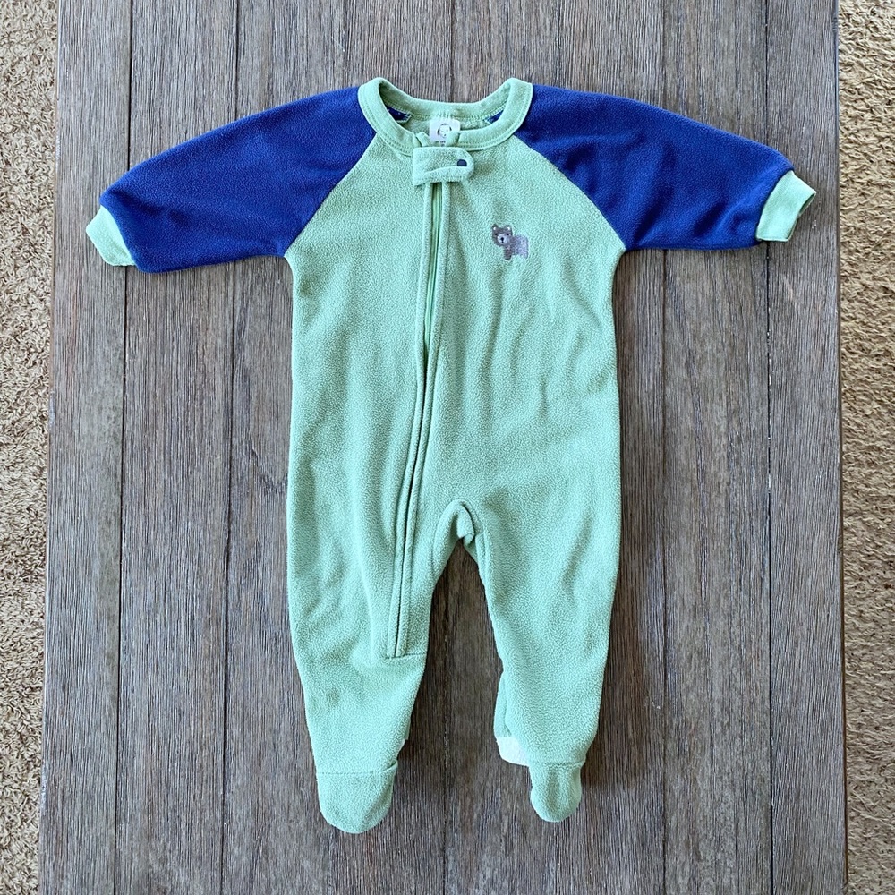 4/$20 Gerber footie pajamas 6-9 months